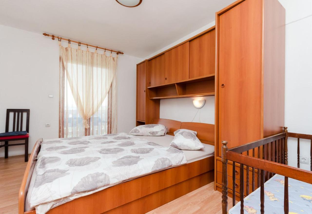 Apartments Albina Лопар Экстерьер фото